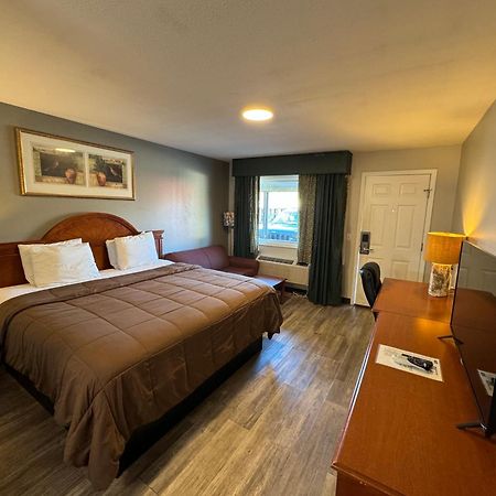 Ozark Inn&Suites Exterior foto